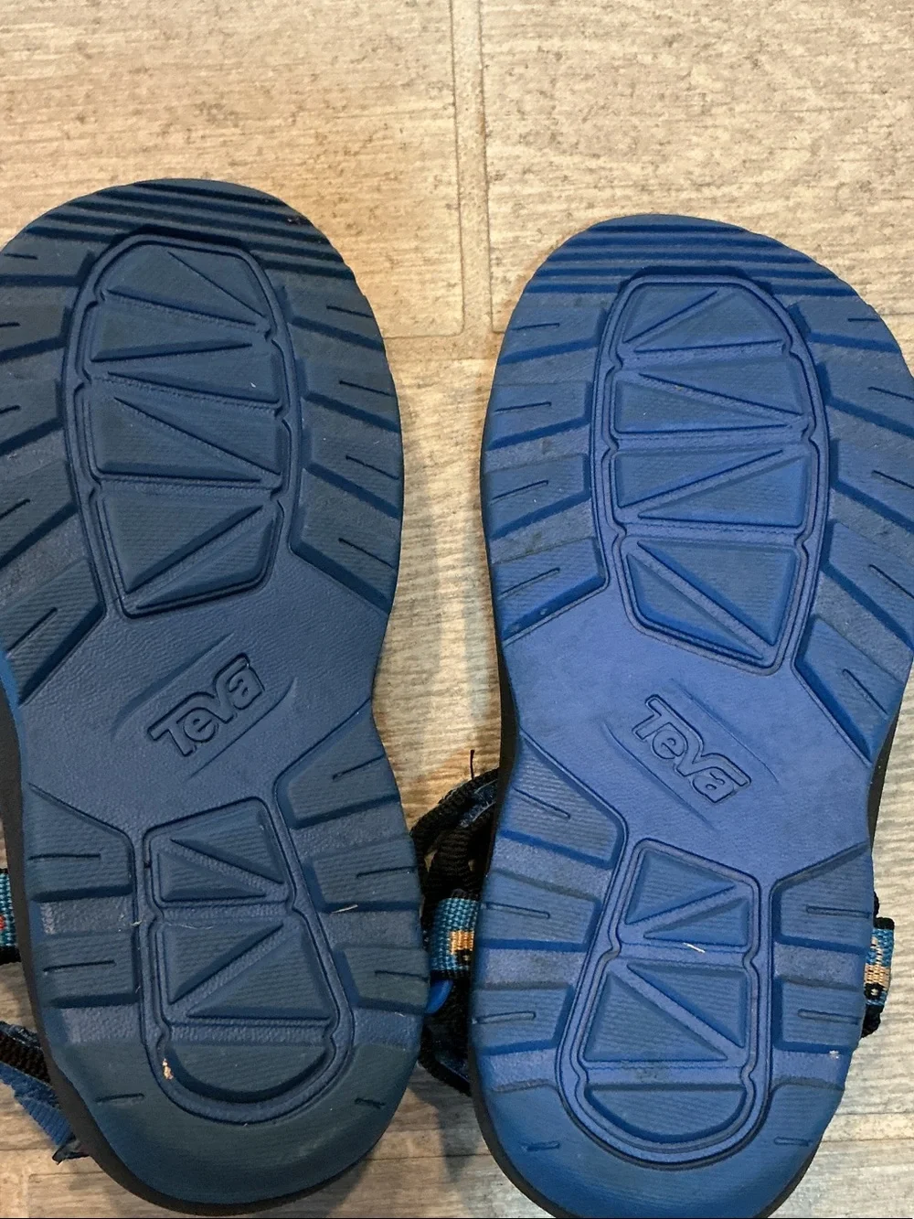 Teva Toddler Boys Kids Blue Strap Sandals with Truck Pattern Sz 10 EU 27